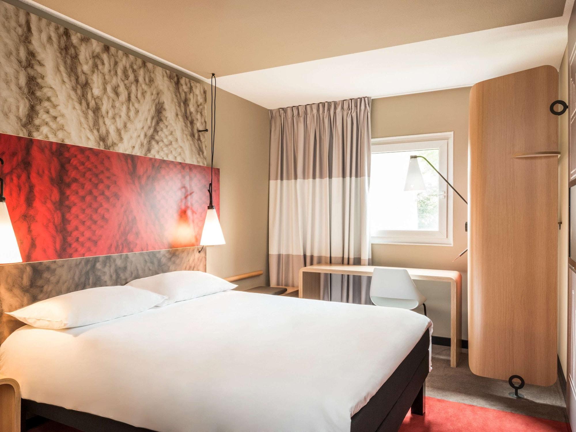 Ibis Carcassonne Est La Cite Hotel Exterior photo