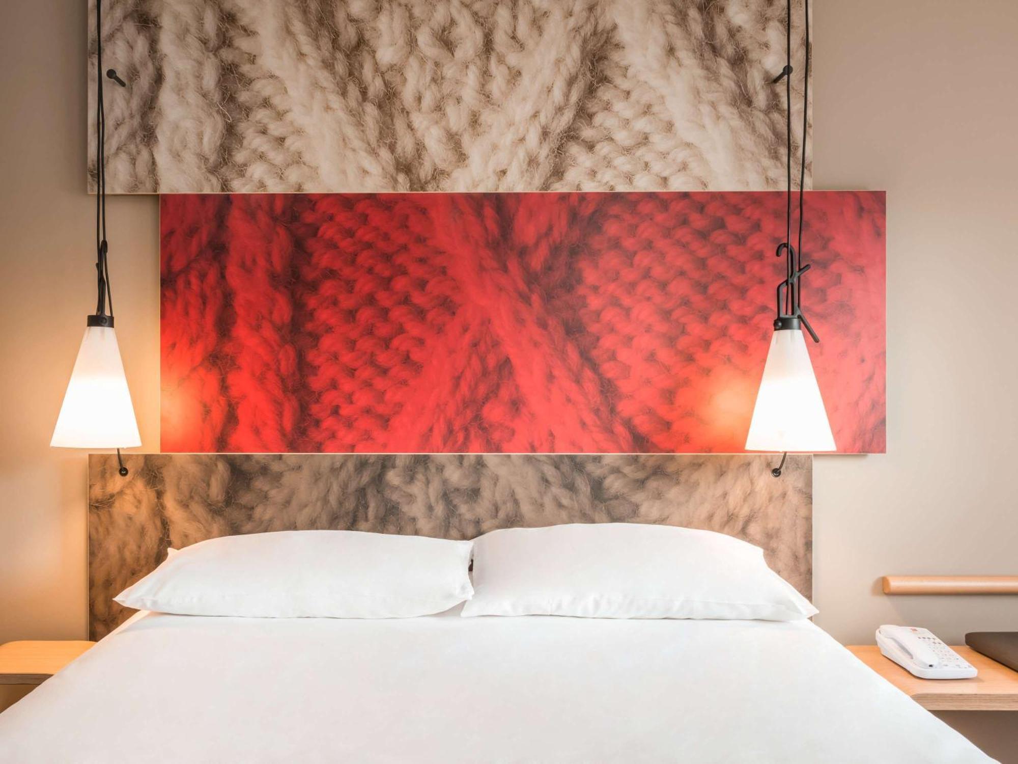 Ibis Carcassonne Est La Cite Hotel Exterior photo